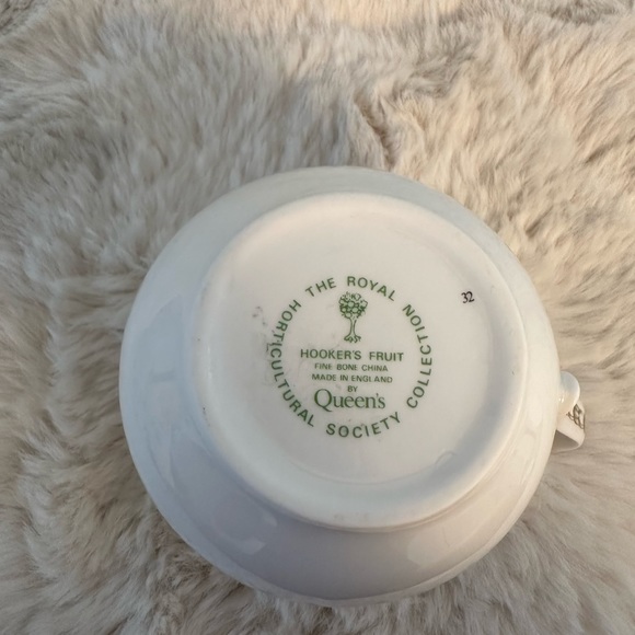 Queen's Royal Horticulture Society Hooker's Fruit Creamer Fine Bone China - Picture 6 of 10